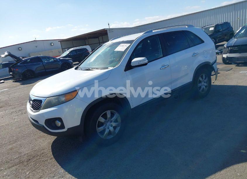 Photo 2 of 2011 Kia Sorento LX (VIN 5XYKT4A1XBG026326)