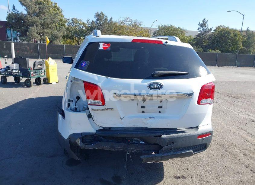 Photo 6 of 2011 Kia Sorento LX (VIN 5XYKT4A1XBG026326)