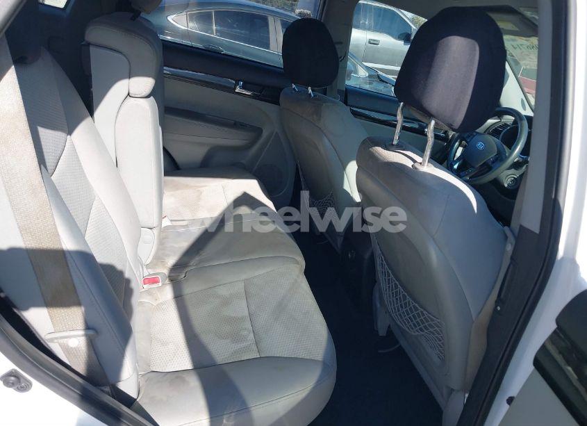 Photo 8 of 2011 Kia Sorento LX (VIN 5XYKT4A1XBG026326)