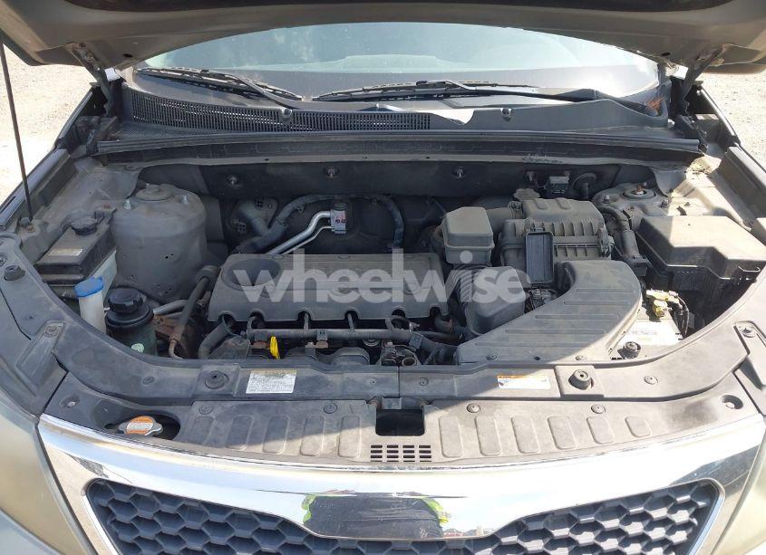 Photo 10 of 2011 Kia Sorento LX (VIN 5XYKT4A1XBG061125)