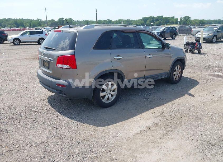 Photo 4 of 2011 Kia Sorento LX (VIN 5XYKT4A1XBG061125)