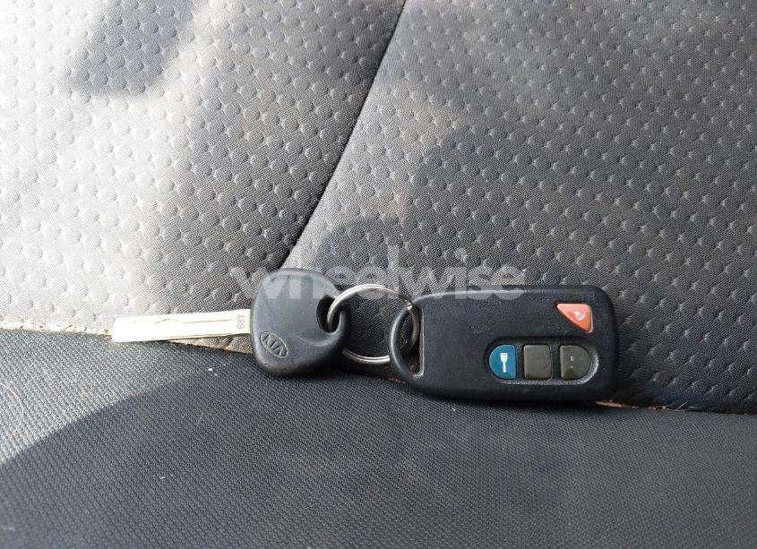 Photo 11 of 2011 Kia Sorento LX (VIN 5XYKT4A1XBG063246)