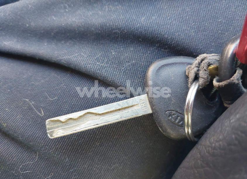 Photo 11 of 2011 Kia Sorento LX (VIN 5XYKT4A1XBG066308)