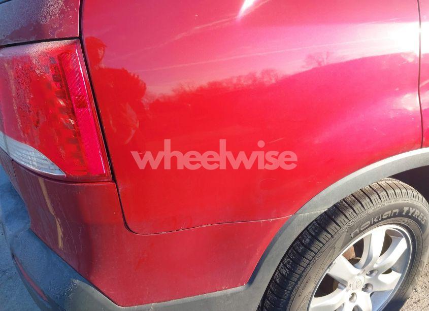 Photo 13 of 2011 Kia Sorento LX (VIN 5XYKT4A1XBG066308)