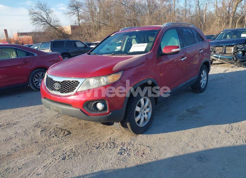 Photo 2 of 2011 Kia Sorento LX (VIN 5XYKT4A1XBG066308)