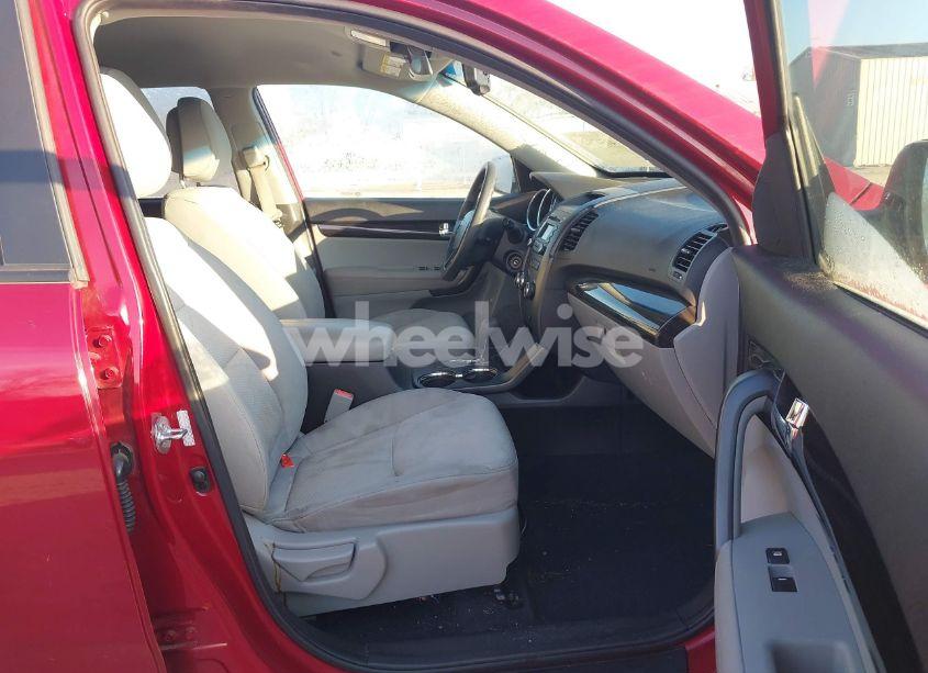 Photo 5 of 2011 Kia Sorento LX (VIN 5XYKT4A1XBG066308)