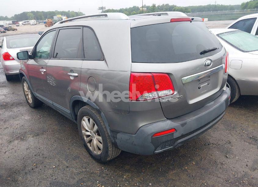 Photo 3 of 2011 Kia Sorento LX V6 (VIN 5XYKT4A20BG066746)