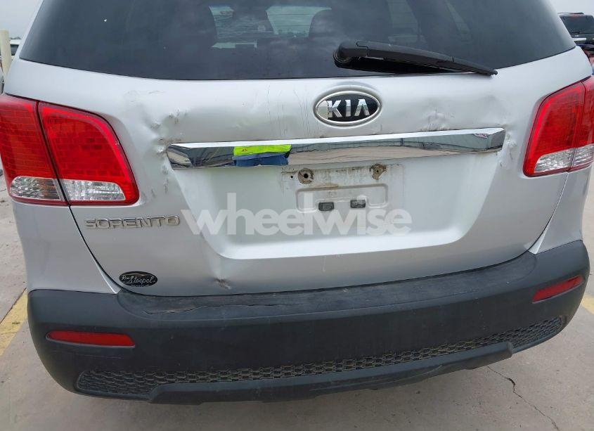 Photo 17 of 2011 Kia Sorento LX V6 (VIN 5XYKT4A20BG164594)