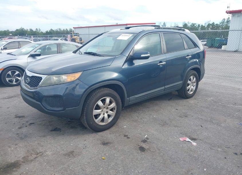Photo 2 of 2011 Kia Sorento LX V6 (VIN 5XYKT4A20BG164885)