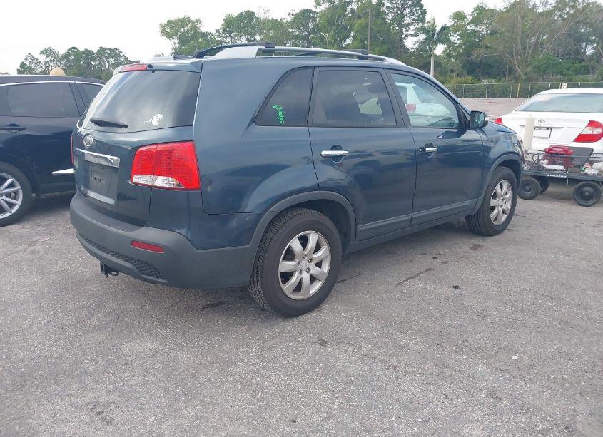 Photo 4 of 2011 Kia Sorento LX V6 (VIN 5XYKT4A20BG164885)