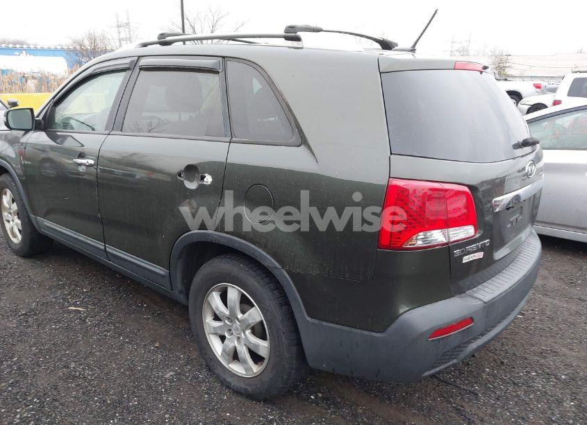 Photo 3 of 2012 Kia Sorento LX V6 (VIN 5XYKT4A20CG201726)