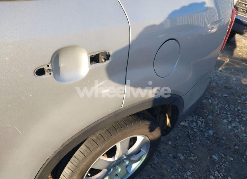 Photo 14 of 2013 Kia Sorento LX V6 (VIN 5XYKT4A20DG383770)