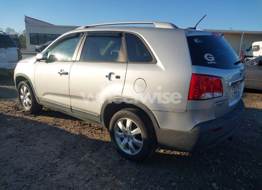 Photo 3 of 2013 Kia Sorento LX V6 (VIN 5XYKT4A20DG383770)