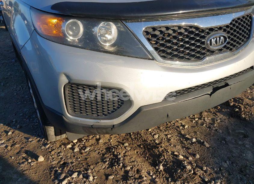 Photo 6 of 2013 Kia Sorento LX V6 (VIN 5XYKT4A20DG383770)