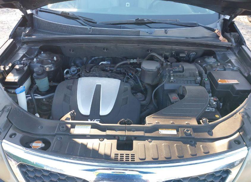 Photo 10 of 2011 Kia Sorento LX V6 (VIN 5XYKT4A21BG063094)