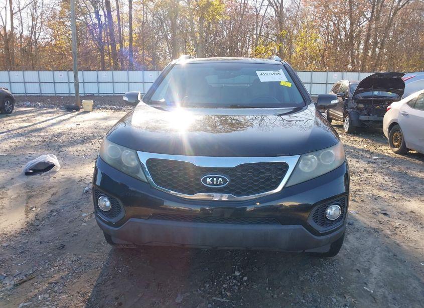 Photo 12 of 2011 Kia Sorento LX V6 (VIN 5XYKT4A21BG063094)