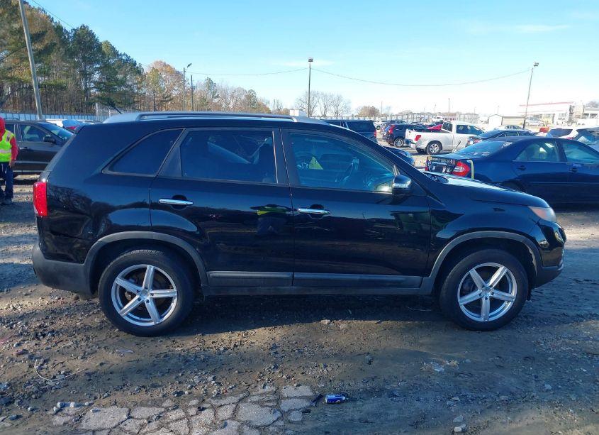 Photo 13 of 2011 Kia Sorento LX V6 (VIN 5XYKT4A21BG063094)