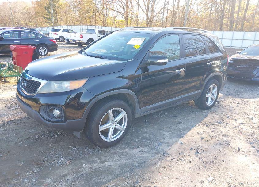 Photo 2 of 2011 Kia Sorento LX V6 (VIN 5XYKT4A21BG063094)