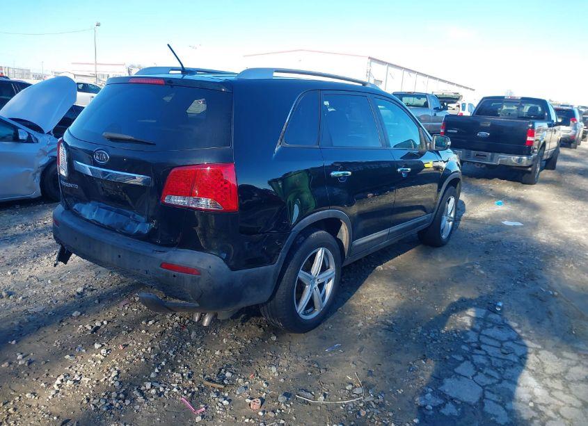 Photo 4 of 2011 Kia Sorento LX V6 (VIN 5XYKT4A21BG063094)