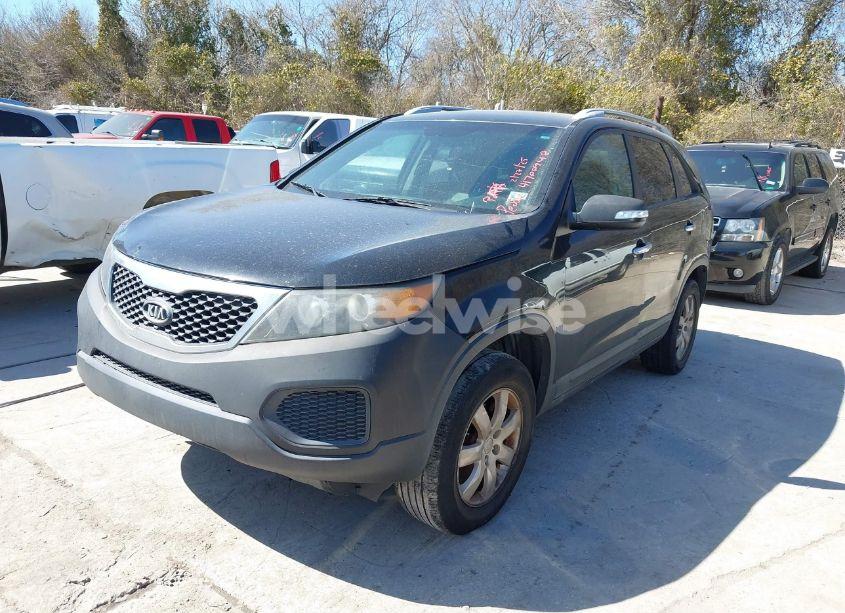Photo 2 of 2011 Kia Sorento LX V6 (VIN 5XYKT4A21BG122936)