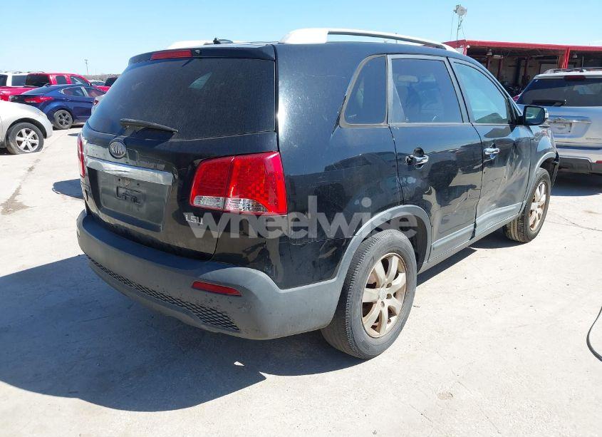 Photo 4 of 2011 Kia Sorento LX V6 (VIN 5XYKT4A21BG122936)