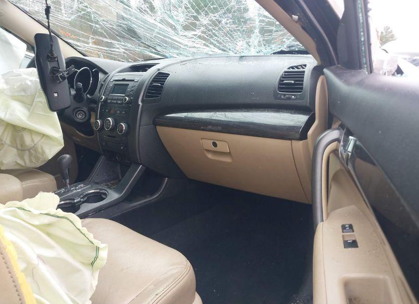 Photo 5 of 2012 Kia Sorento LX V6 (VIN 5XYKT4A21CG201492)