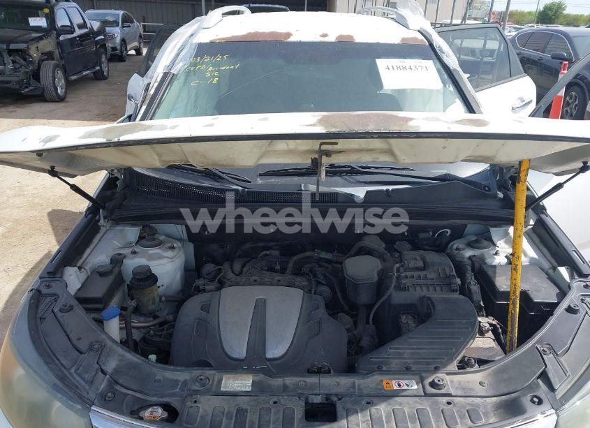 Photo 10 of 2013 Kia Sorento LX V6 (VIN 5XYKT4A21DG402052)
