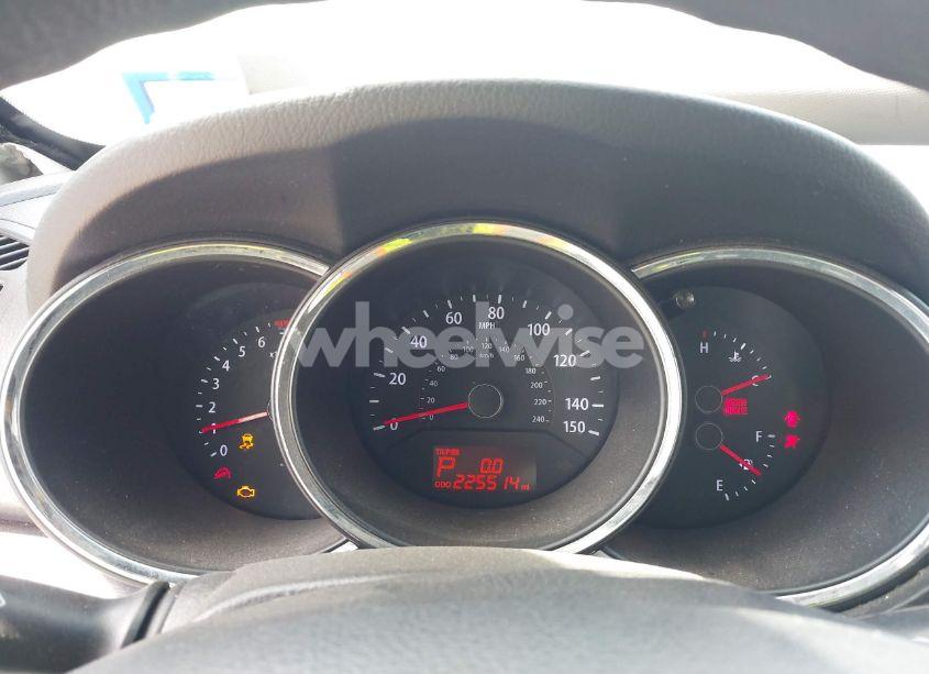 Photo 7 of 2013 Kia Sorento LX V6 (VIN 5XYKT4A21DG402052)