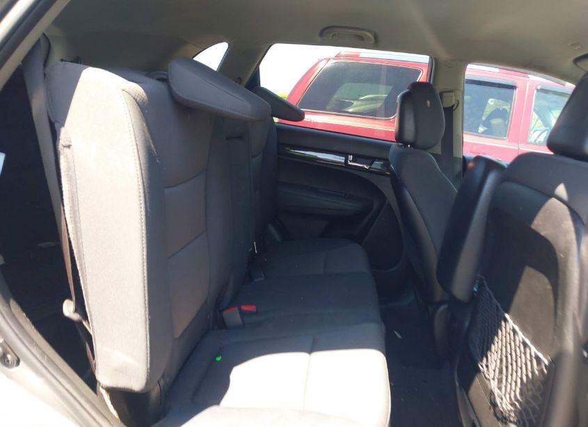 Photo 8 of 2013 Kia Sorento LX V6 (VIN 5XYKT4A21DG422981)