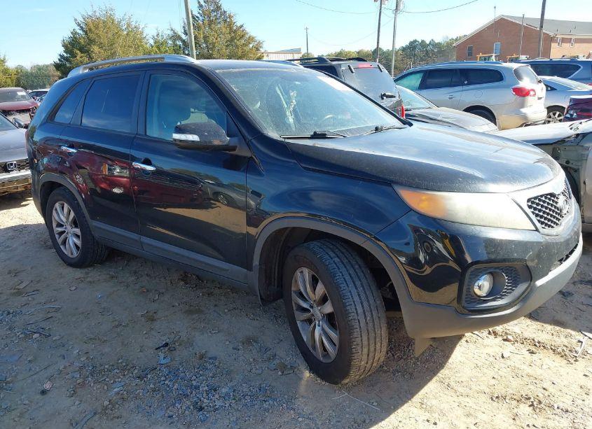 2011 Kia Sorento LX V6 (VIN 5XYKT4A22BG065551) main photo
