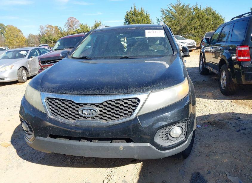Photo 12 of 2011 Kia Sorento LX V6 (VIN 5XYKT4A22BG065551)