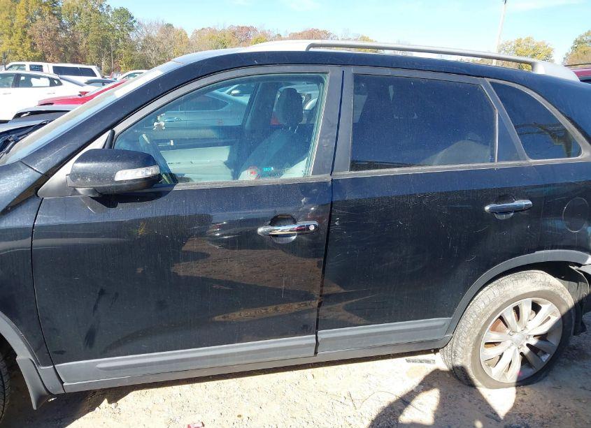 Photo 14 of 2011 Kia Sorento LX V6 (VIN 5XYKT4A22BG065551)