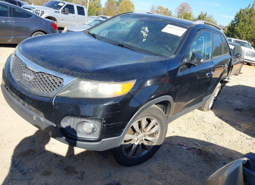 Photo 2 of 2011 Kia Sorento LX V6 (VIN 5XYKT4A22BG065551)