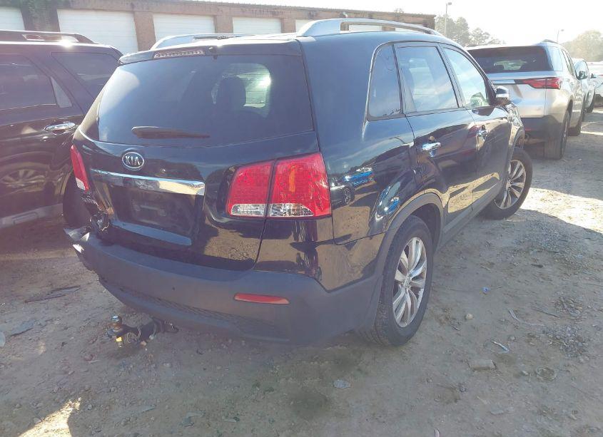 Photo 4 of 2011 Kia Sorento LX V6 (VIN 5XYKT4A22BG065551)