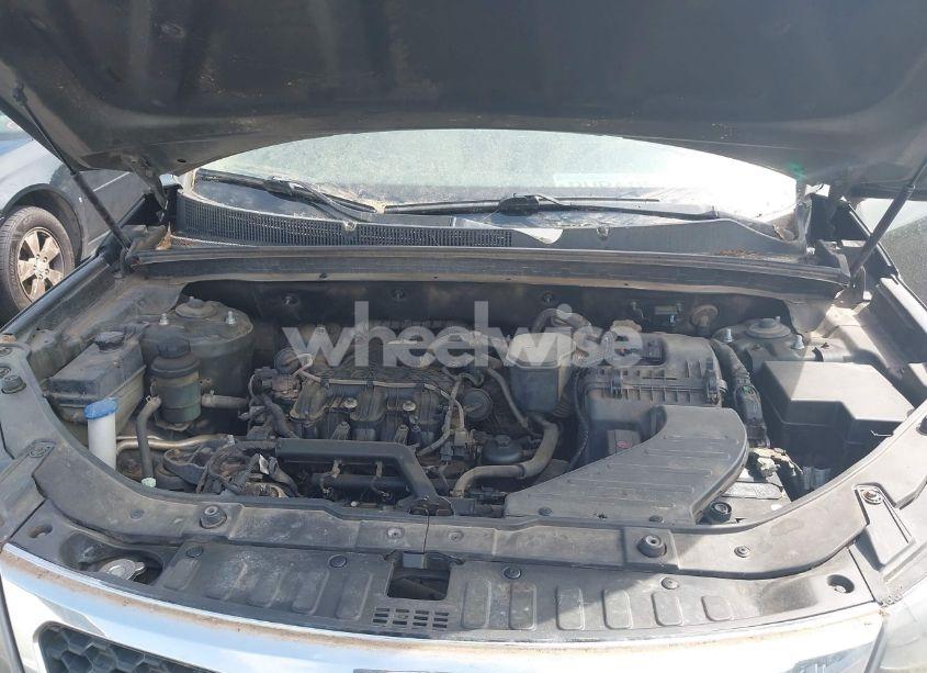 Photo 10 of 2011 Kia Sorento LX V6 (VIN 5XYKT4A22BG142113)