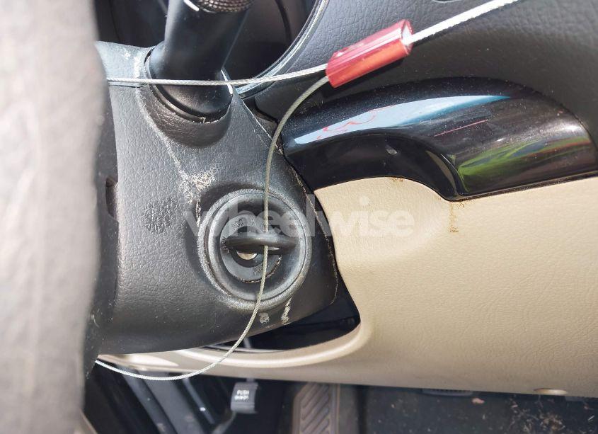 Photo 11 of 2011 Kia Sorento LX V6 (VIN 5XYKT4A22BG142113)