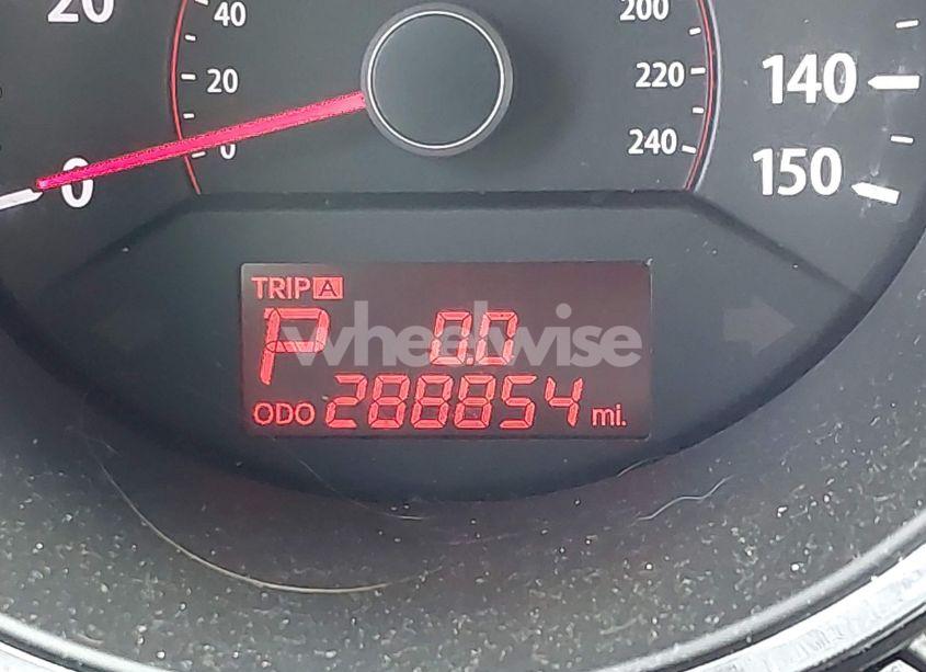 Photo 16 of 2011 Kia Sorento LX V6 (VIN 5XYKT4A22BG142113)