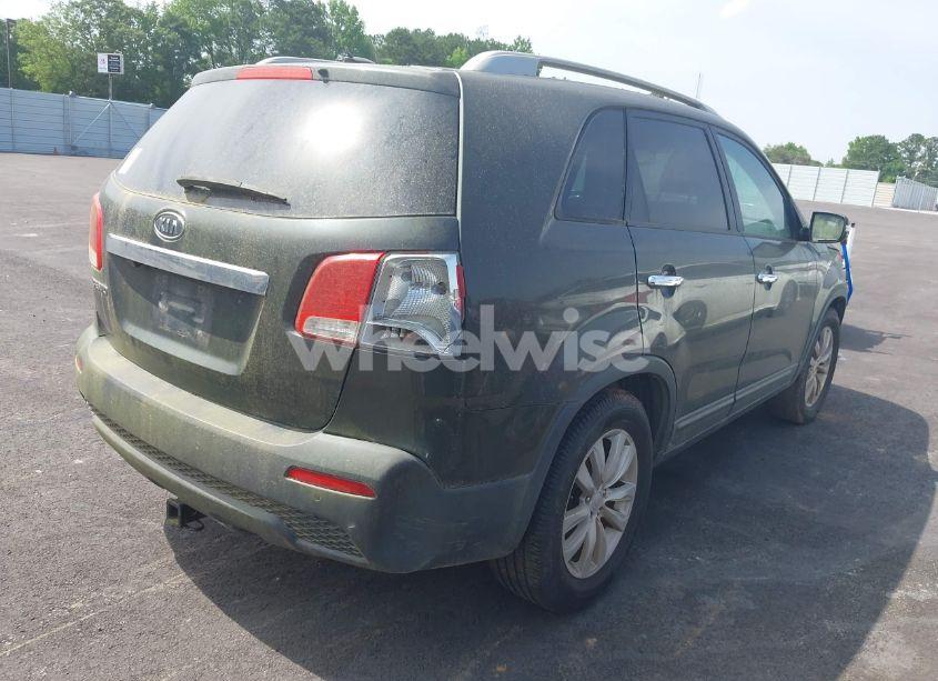 Photo 4 of 2011 Kia Sorento LX V6 (VIN 5XYKT4A22BG142113)