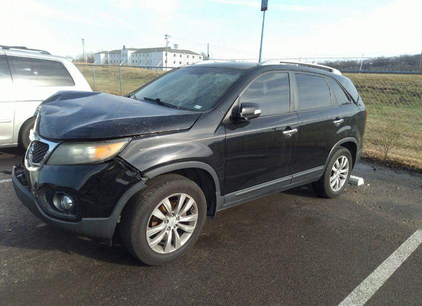 Photo 2 of 2011 Kia Sorento LX V6 (VIN 5XYKT4A22BG146811)