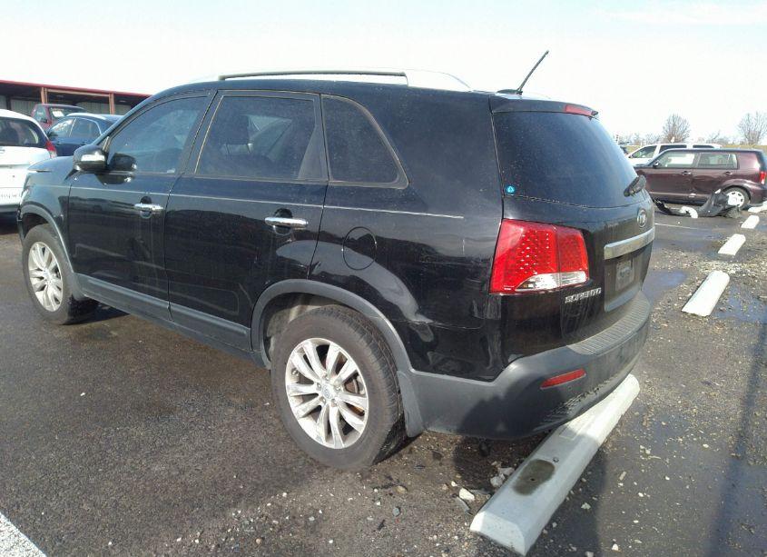 Photo 3 of 2011 Kia Sorento LX V6 (VIN 5XYKT4A22BG146811)