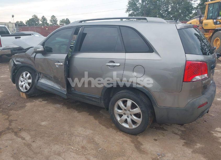 Photo 3 of 2011 Kia Sorento LX V6 (VIN 5XYKT4A22BG149224)