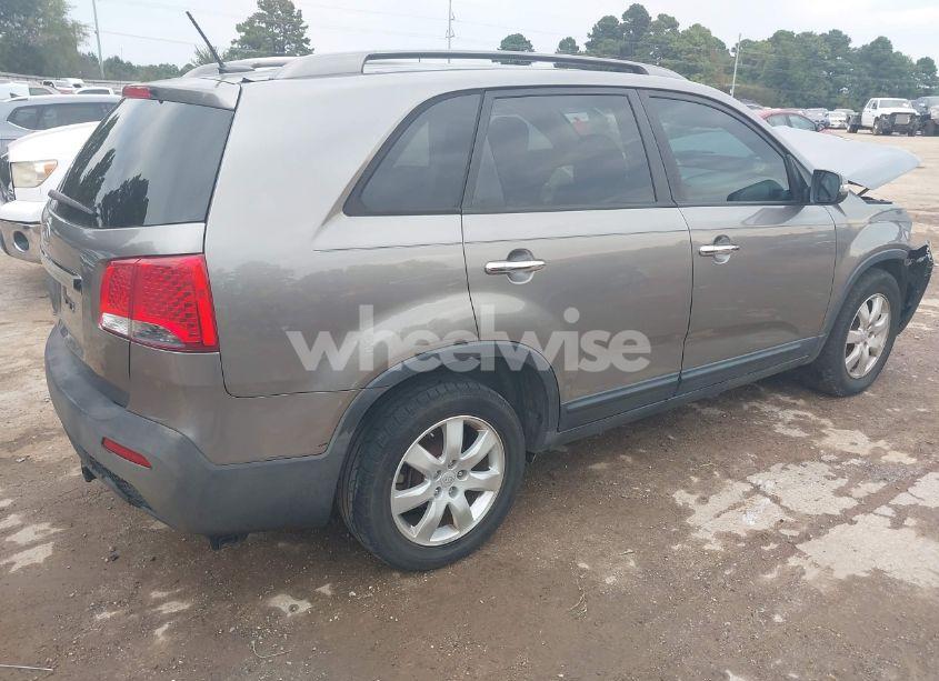 Photo 4 of 2011 Kia Sorento LX V6 (VIN 5XYKT4A22BG149224)