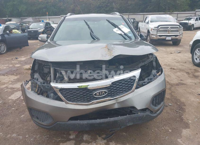 Photo 6 of 2011 Kia Sorento LX V6 (VIN 5XYKT4A22BG149224)
