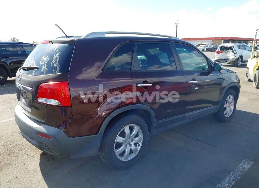 Photo 4 of 2012 Kia Sorento LX V6 (VIN 5XYKT4A22CG279442)