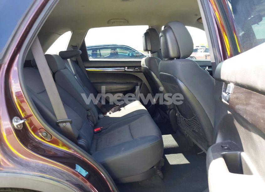 Photo 8 of 2012 Kia Sorento LX V6 (VIN 5XYKT4A22CG279442)