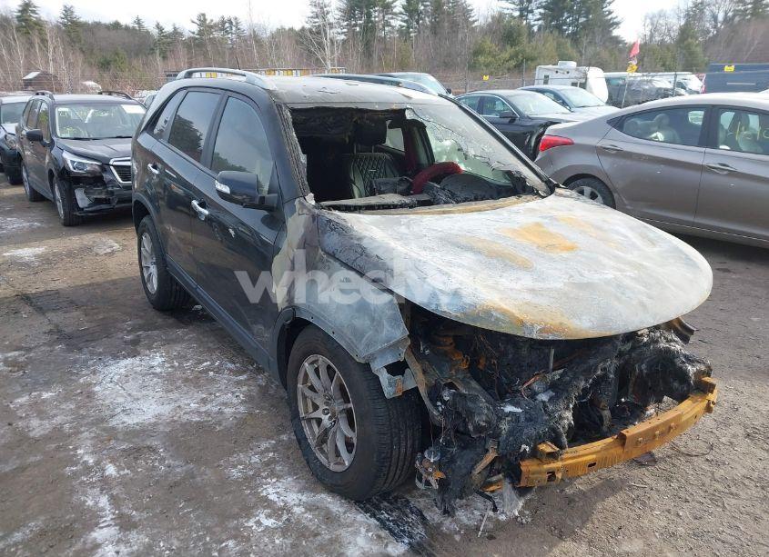 2011 Kia Sorento LX V6 (VIN 5XYKT4A23BG137437) main photo