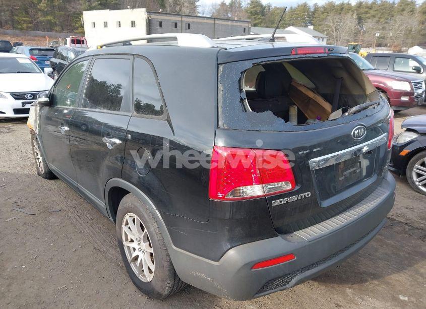 Photo 3 of 2011 Kia Sorento LX V6 (VIN 5XYKT4A23BG137437)