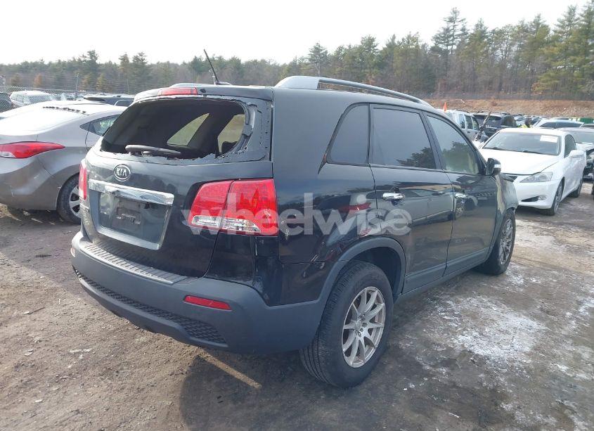Photo 4 of 2011 Kia Sorento LX V6 (VIN 5XYKT4A23BG137437)