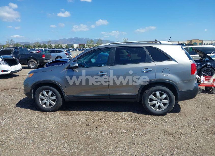 Photo 14 of 2012 Kia Sorento LX V6 (VIN 5XYKT4A23CG268160)