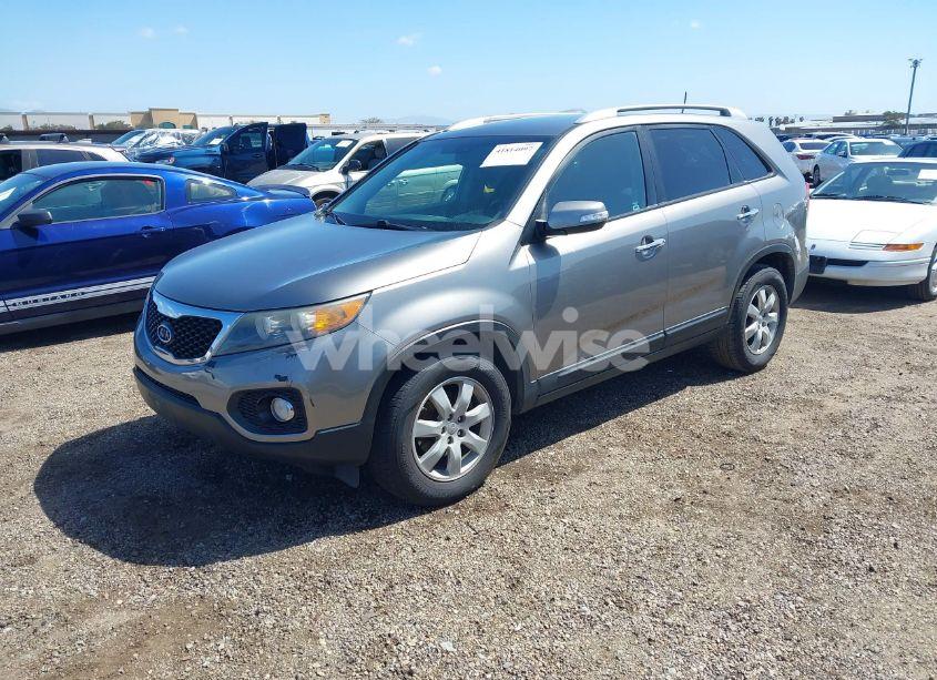 Photo 2 of 2012 Kia Sorento LX V6 (VIN 5XYKT4A23CG268160)